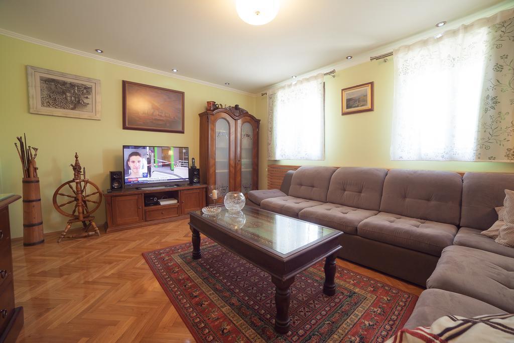 House Kod Ajke *