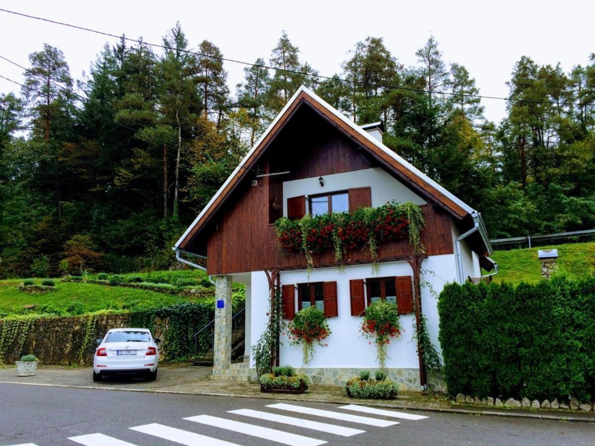 House Kod Ajke Holiday home